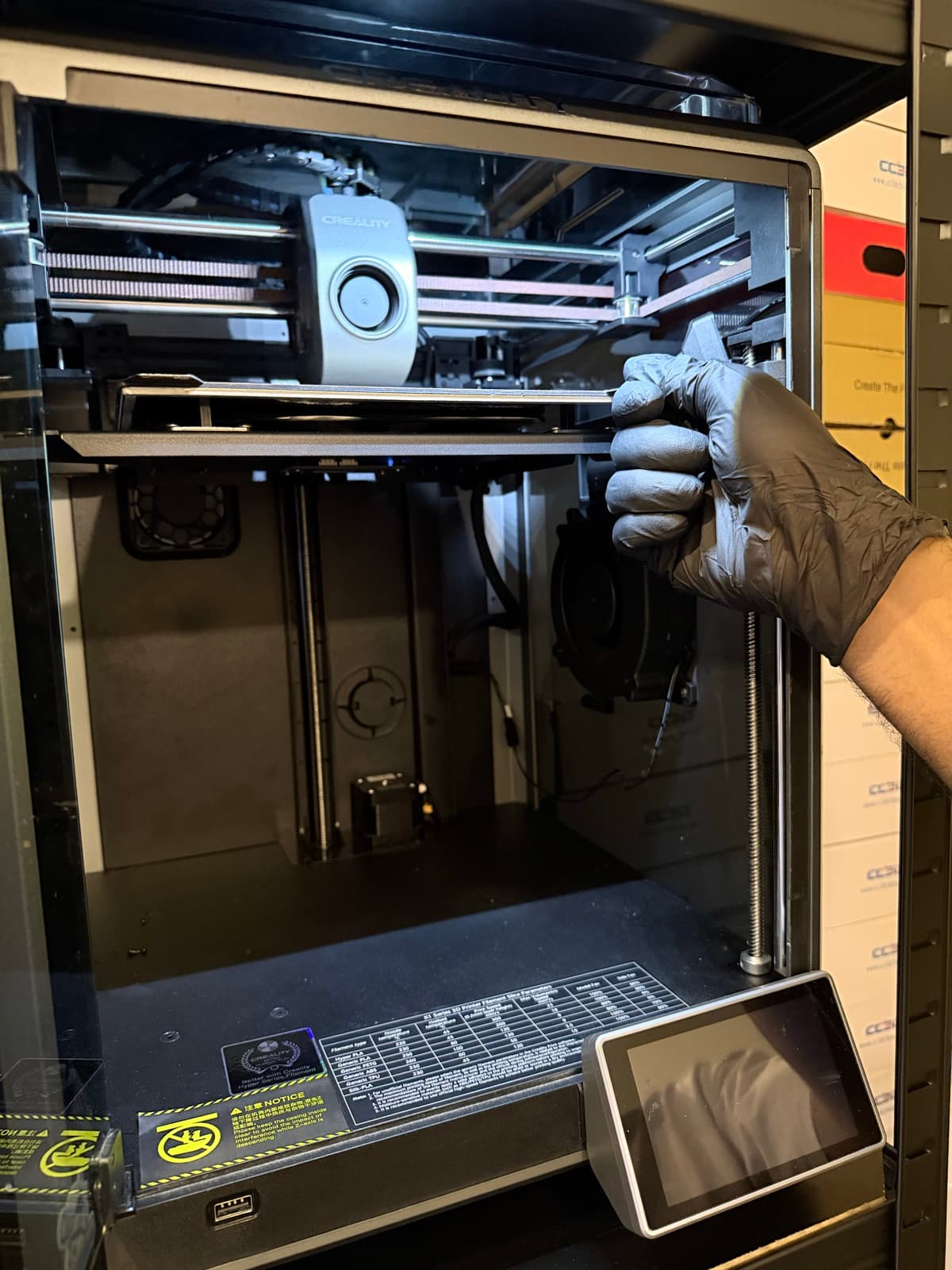 3D printer producing a part in the VASTARA studio